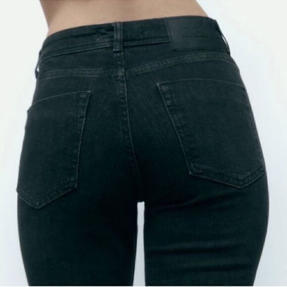 Zara Ankle Mid-rise Black Flare Jeans (Size 8) - Picture 8 of 10